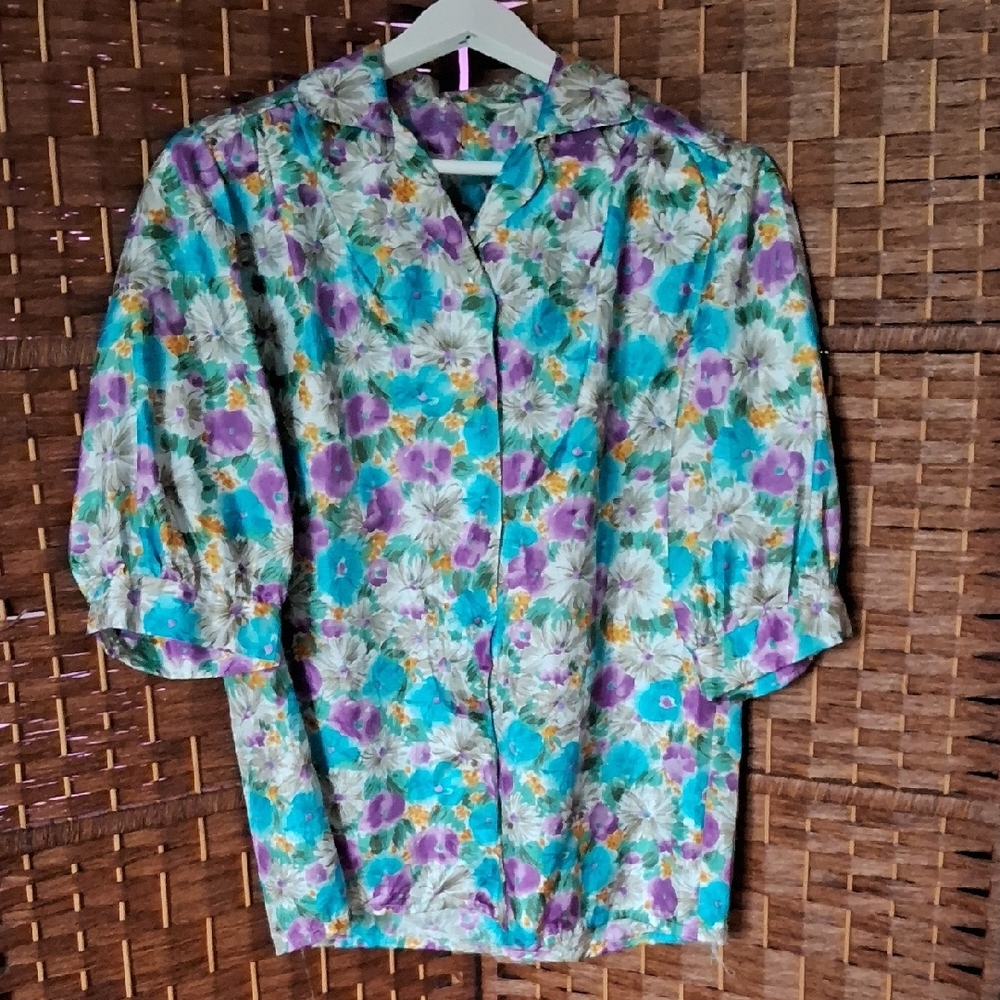 🌟 3/$30. Floral Button Short Sleeve Blouse